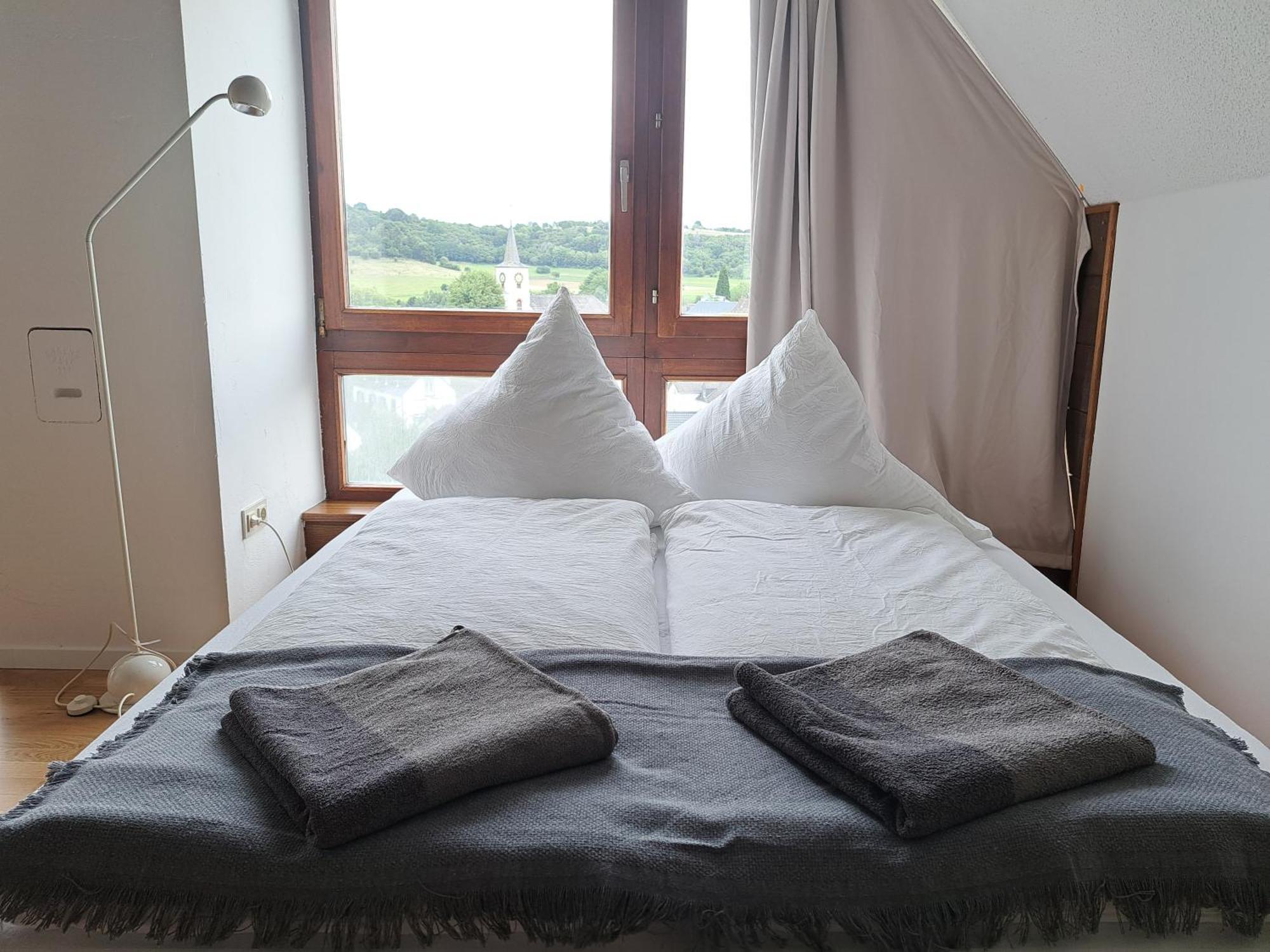 Haus Mit Idyllischem Seeblick Schalkenmehren Exterior photo